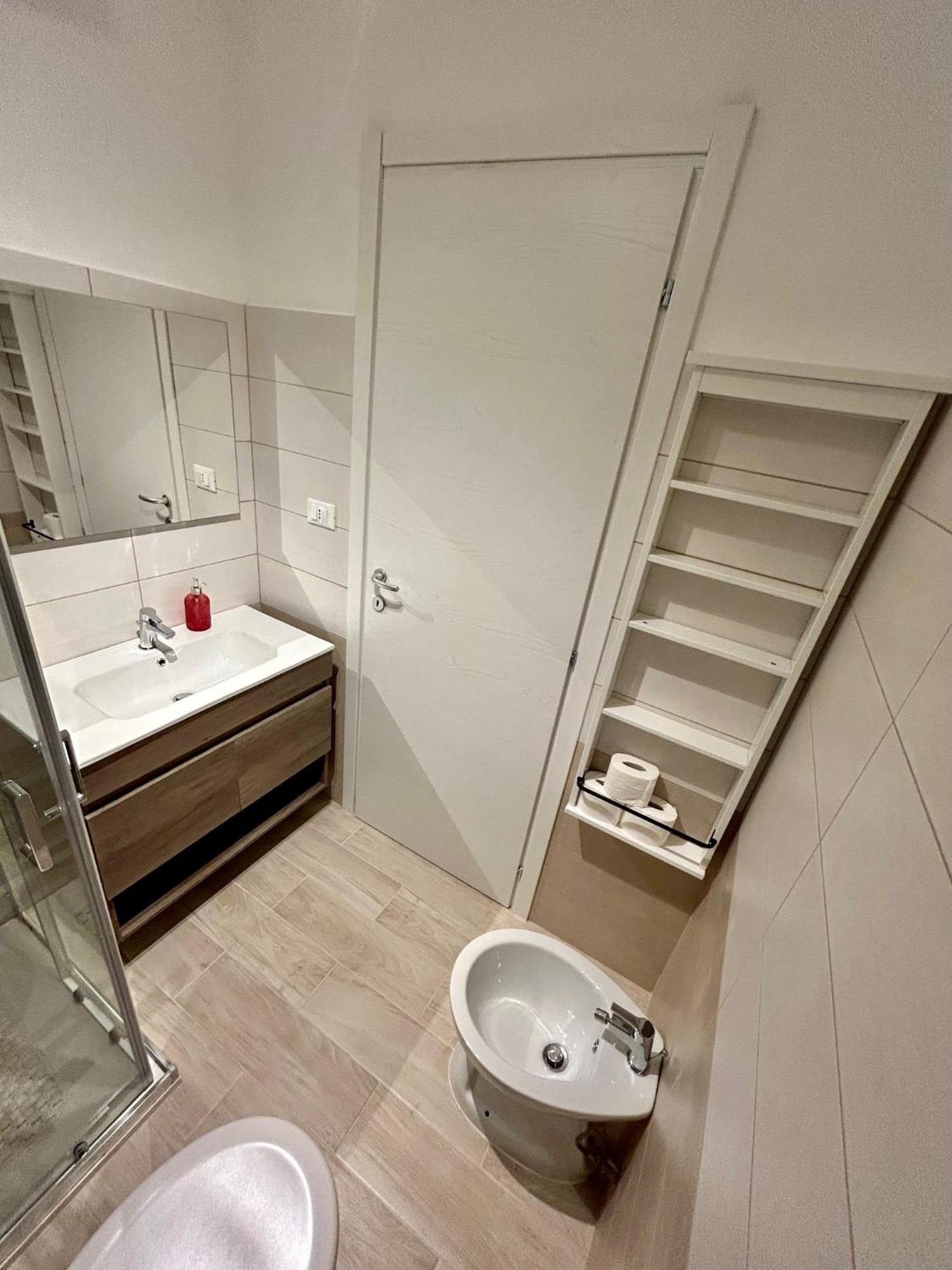 Residence Zar 6 Trieste Bagian luar foto